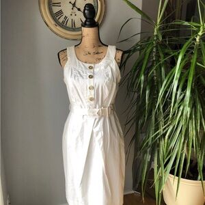 Elegant White Sleeveless Dress